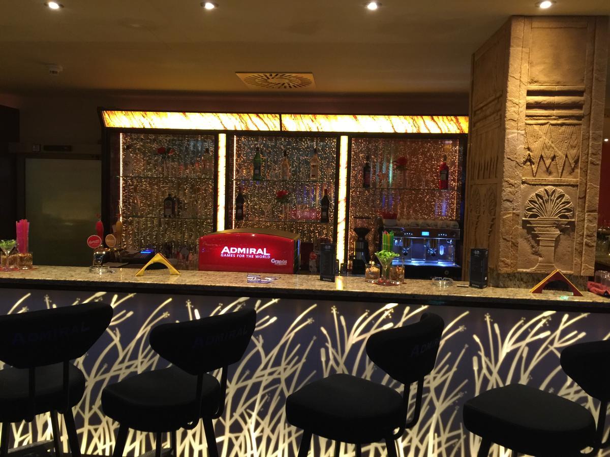 Casino & Hotel Admiral ストラージュニー エクステリア 写真